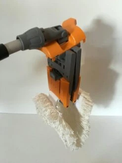 CleanSV® Verchromter Putzwagen Mit Profi Mopresse, 2 Gitterkörben, 1 Ablage Und 2 Plastikeimer -Heimtextilienserien Laden 1ce28383 e1ab 49ed 8452 55bc4bf4e7d0