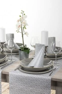 Sovie HORECA Serviette Rico In Grau-silber Aus Linclass® Airlaid 40 X 40 Cm, 50 Stück - Ornamente Schnörkel -Heimtextilienserien Laden 304d4aa9 7473 40e8 bf9c f59c117a8a66
